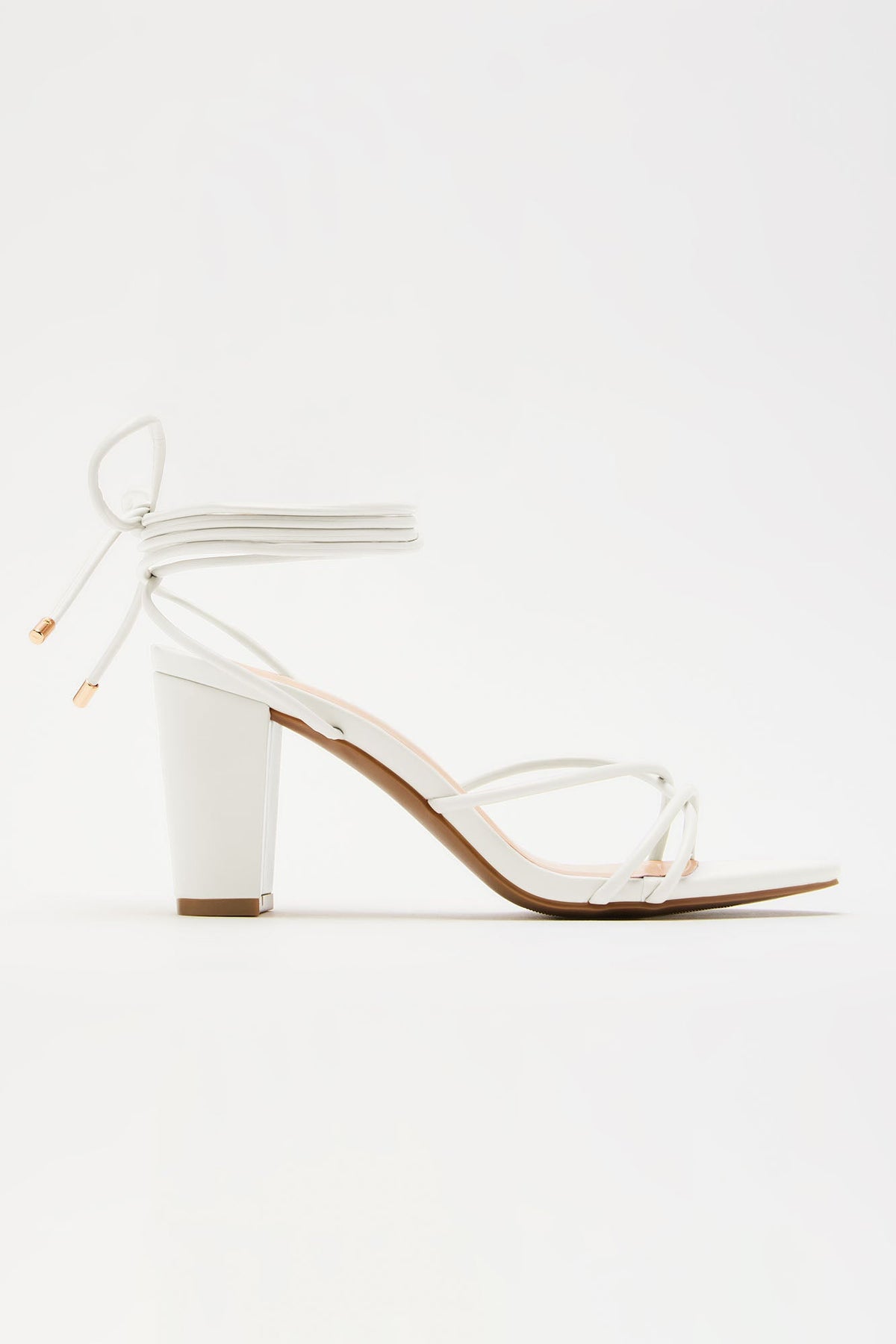 https://cdn.shopify.com/s/files/1/0293/9277/files/04-04-24_S1550_MORRIA09_White_CZ_14-38-340299_SG1_ES.jpg?v=1721255018